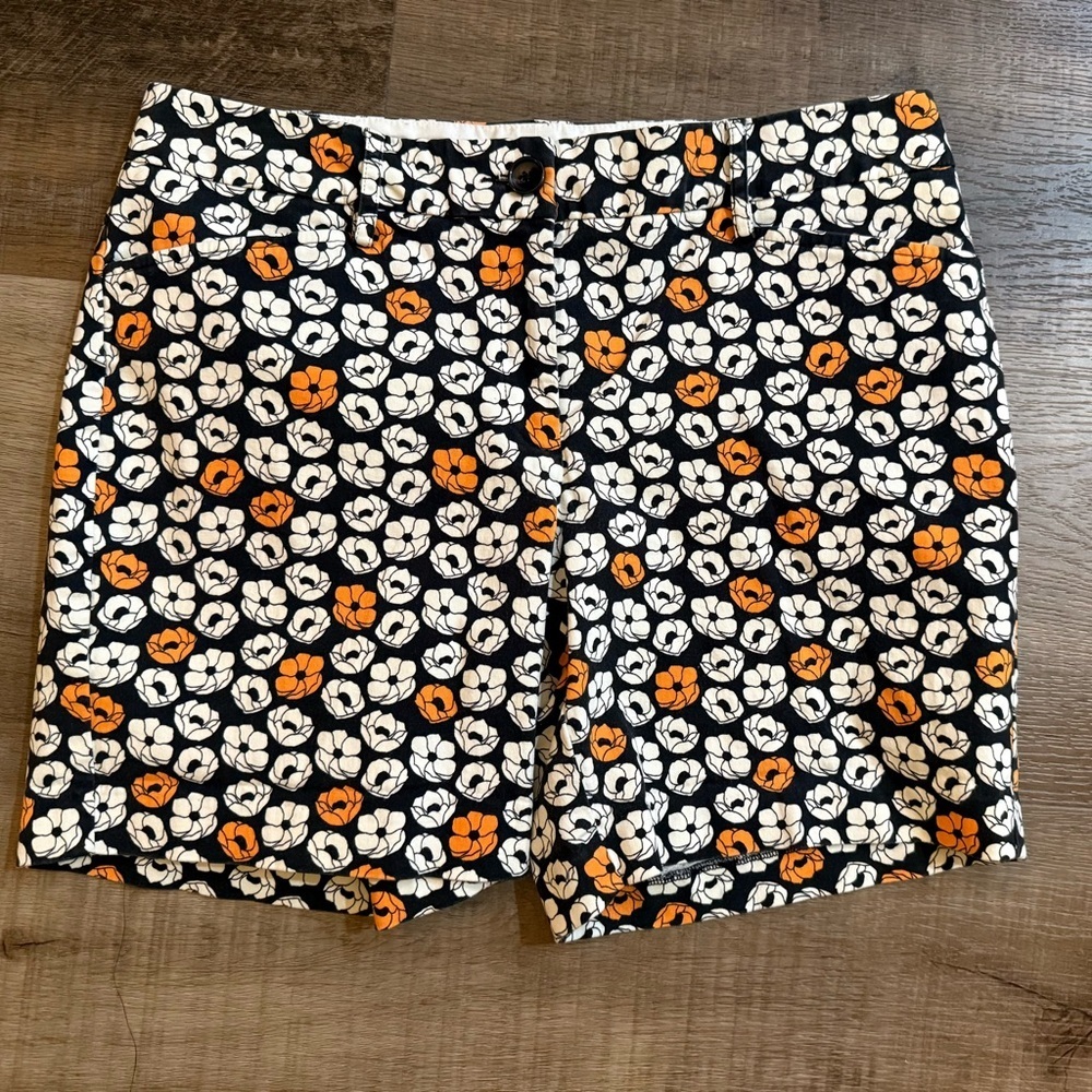 Lands' End Black with Floral Print Mid Rise Shorts Size 10P - Picture 8 of 12